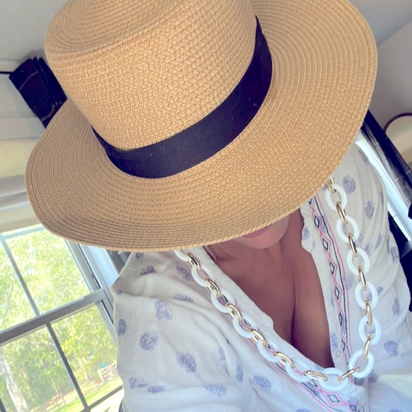 Chain paper hat ๐ coco C O C O - Picture 12 of 12